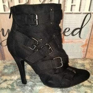 Ladies buckled strap boots